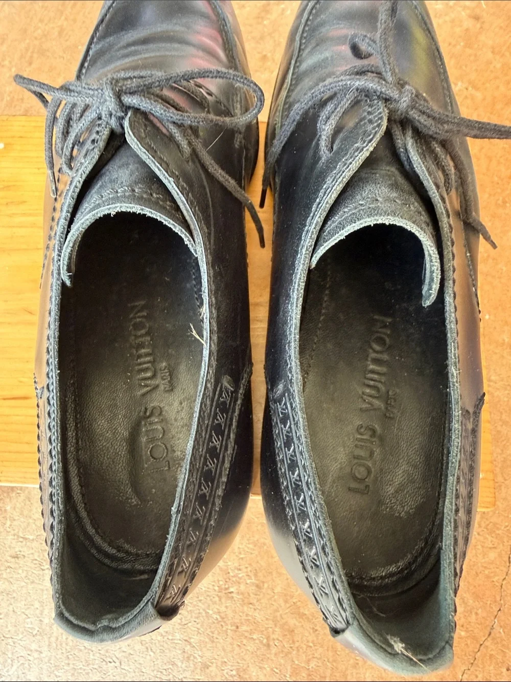 Louis Vuitton Men's Black Leather Derby Lace-Up Shoes